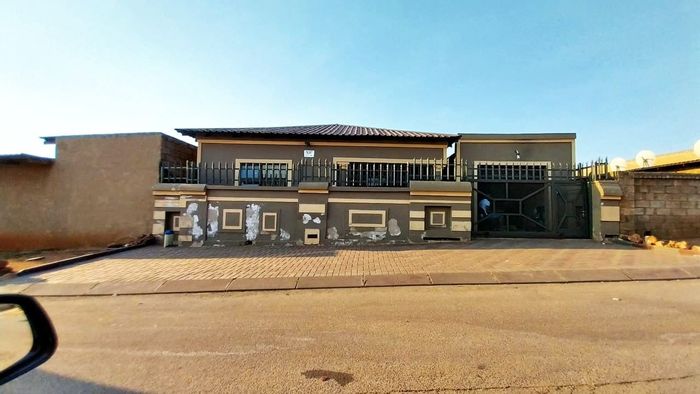 Property #ENT0261382, House for sale in Tembisa