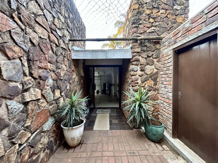 Property #ENT0261409, House for sale in Waterkloof Ridge