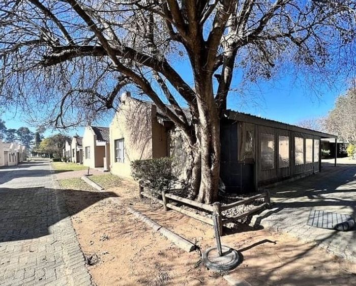 Property #ENT0261585, Townhouse for sale in Vaalpark