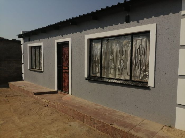 Property #ENT0261852, House for sale in Etwatwa