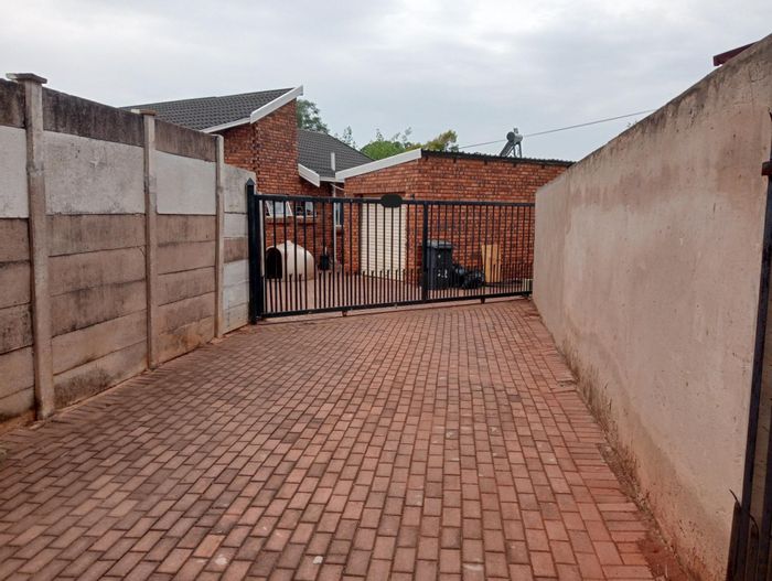 Property #ENT0261949, House for sale in Chantelle