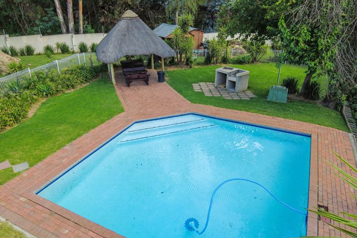 Property #ENT0262097, Apartment for sale in Douglasdale