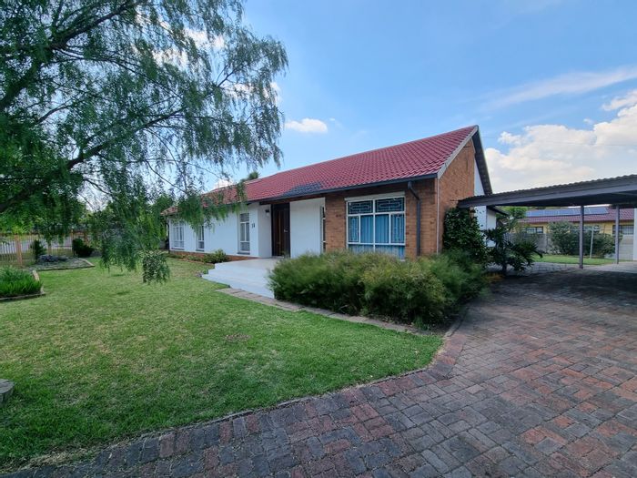 Property #ENT0262379, House for sale in Secunda