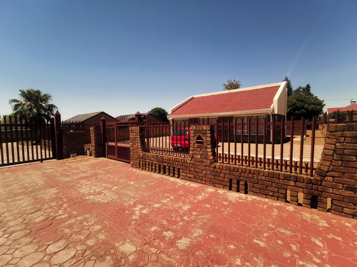 Property #ENT0262393, House for sale in Soshanguve Dd
