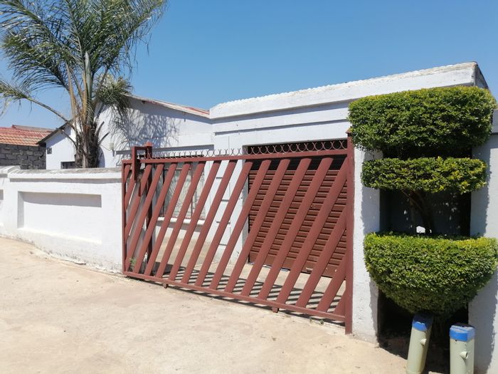Property #ENT0262884, House for sale in Mamelodi