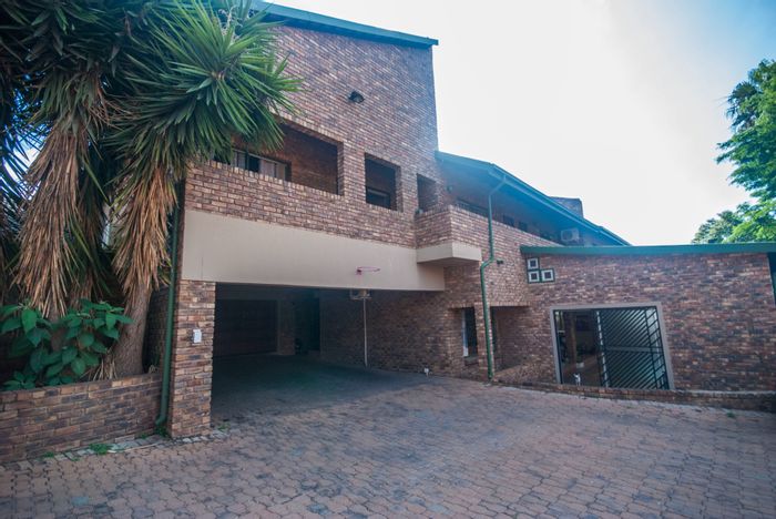 Property #ENT0262926, House for sale in Highveld