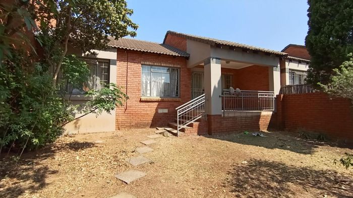 Property #ENT0263169, Townhouse for sale in Mooikloof Ridge