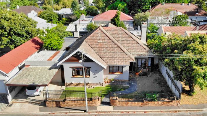 Property #ENT0263186, House for sale in Paarl Central
