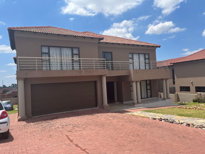 Property #ENT0263491, House for sale in Magaliesberg Country Estate