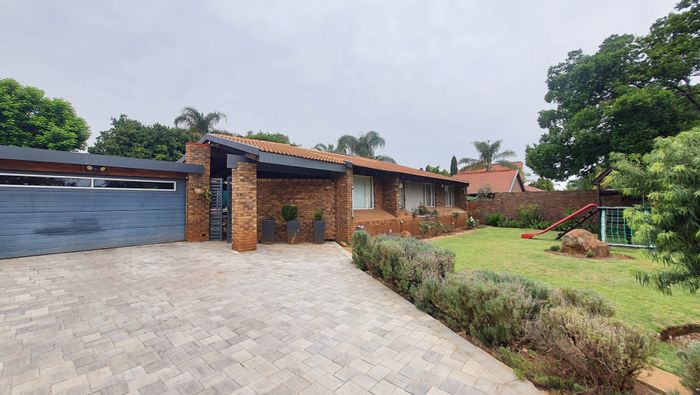 Property #ENT0263407, House for sale in Garsfontein