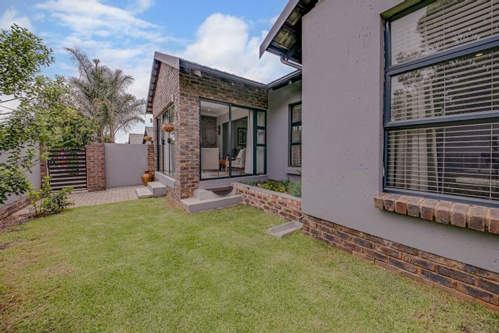 Property #ENT0263547, Townhouse for sale in Ruimsig