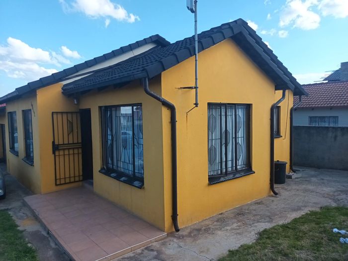 Property #ENT0263591, House for sale in Kaalfontein