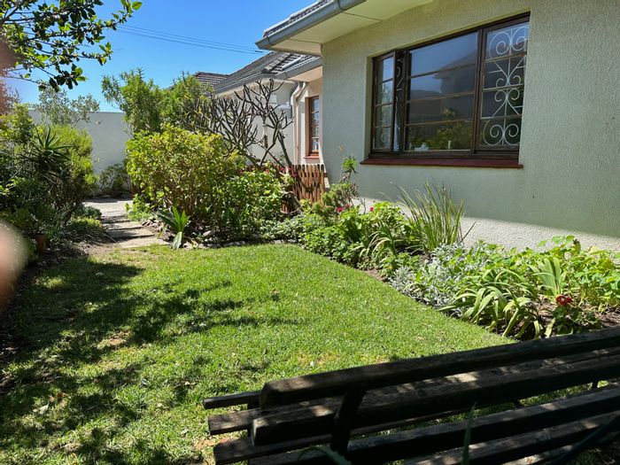 Property #ENT0263607, House sold in Muizenberg