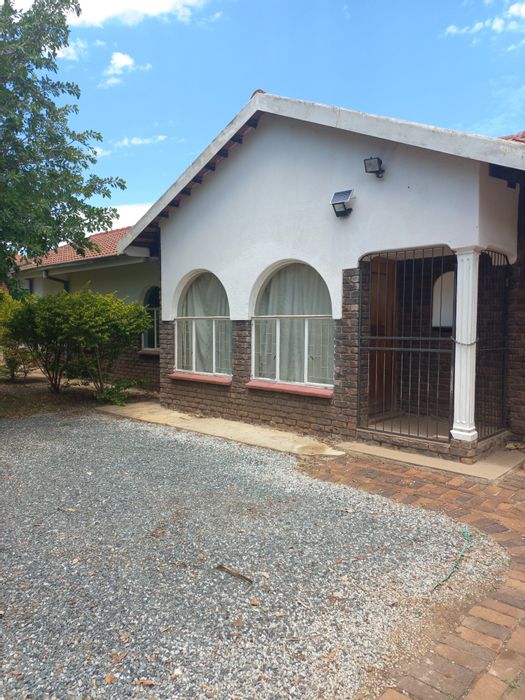 Property #ENT0263740, House for sale in Flora Park