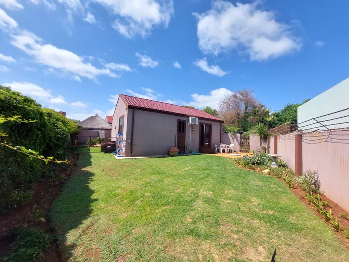 Property #ENT0264354, House sold in Zwartkop