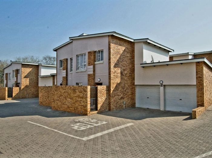 Property #ENT0264490, Townhouse for sale in Silver Lakes