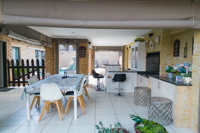 Property #ENT0264689, Apartment for sale in Witkoppen
