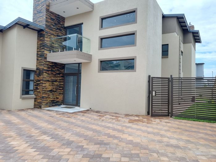 Property #ENT0264779, House for sale in Zambezi Manor Lifestyle Estate