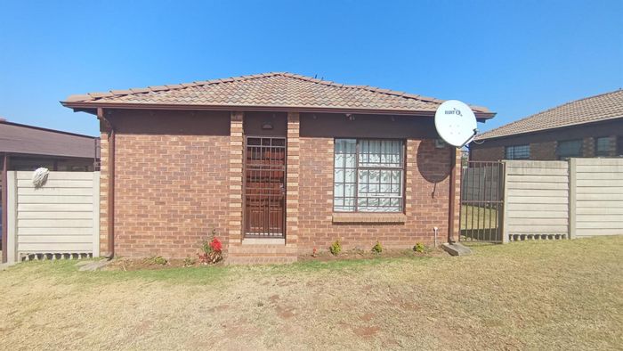 Property #ENT0264977, House for sale in Olievenhoutbosch