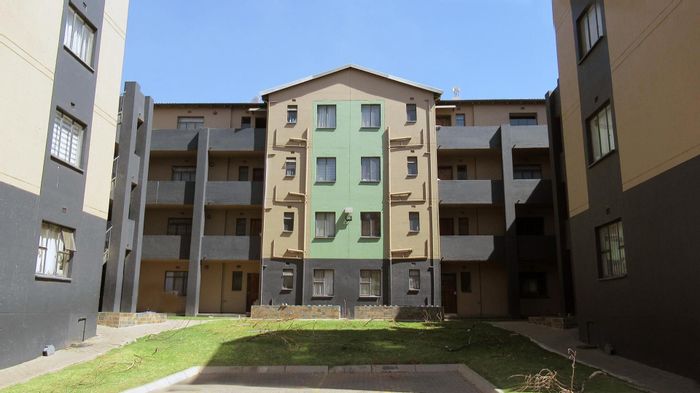 Property #ENT0264988, Apartment for sale in Roodepoort