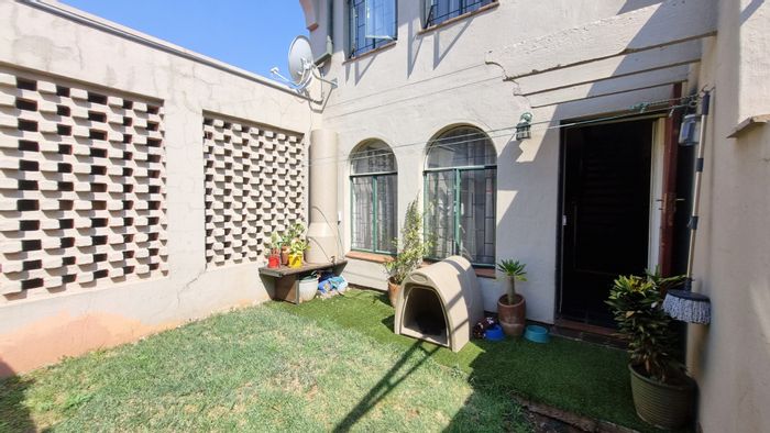 Property #ENT0265509, Townhouse for sale in Rietfontein