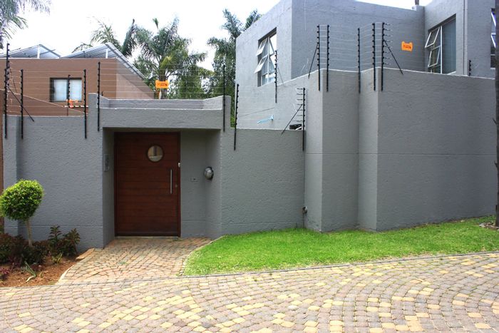 Property #ENT0265669, Townhouse for sale in North Riding
