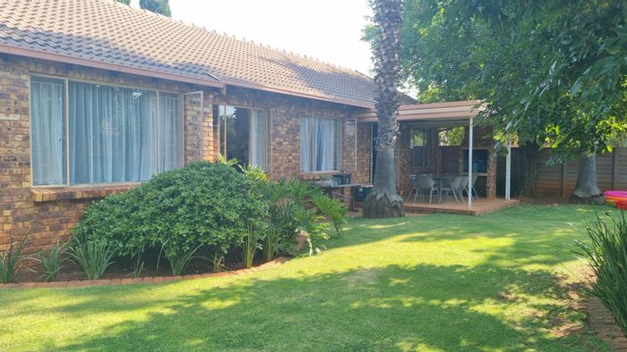 Property #ENT0265619, Duet pending sale in Garsfontein