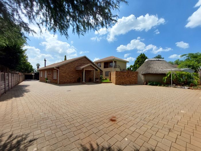 Property #ENT0266289, House for sale in Zwartkop
