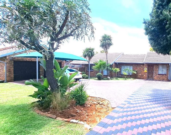 Property #ENT0266306, House sold in Rooihuiskraal