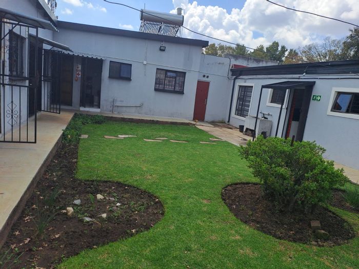 Property #ENT0266440, House for sale in Pimville