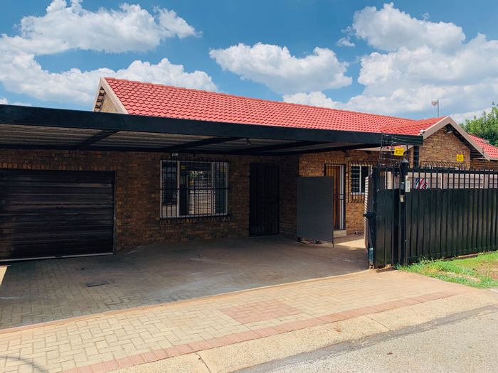 Property #ENT0266555, Duet sold in Rooihuiskraal North