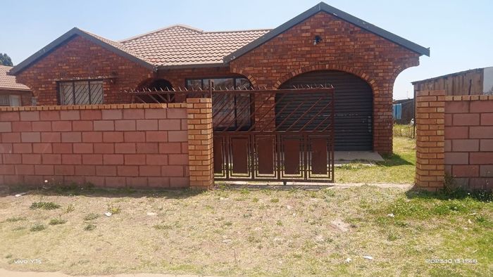 Property #ENT0267249, House for sale in Tsakane Ext 1