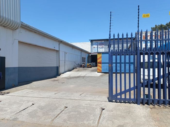 Property #ENT0267579, Factorywarehouse for sale in Germiston West