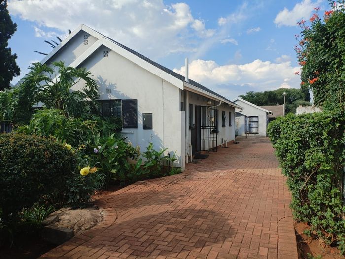 Property #ENT0268184, House for sale in Roodekop