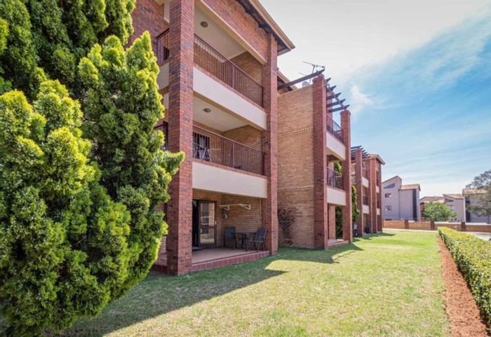 Property #ENT0268426, Apartment for sale in Roodepoort