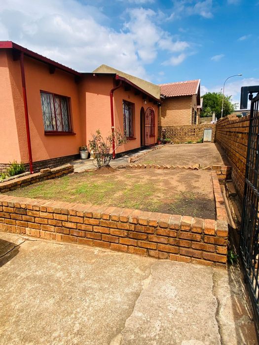 Property #ENT0268518, House for sale in Riverlea