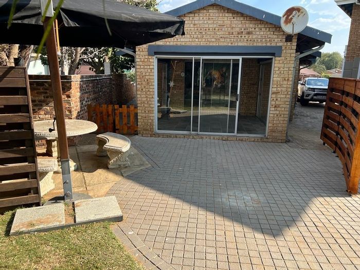 Property #ENT0268665, House for sale in Vaal Marina