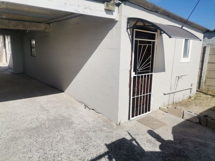 Property #ENT0268830, House for sale in Mfuleni