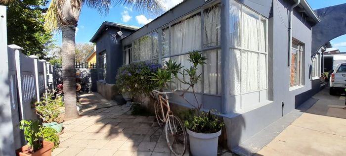 Property #ENT0269202, House for sale in Krugersdorp West