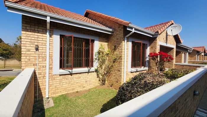 Property #ENT0269478, Townhouse rental monthly in Randpark Ridge