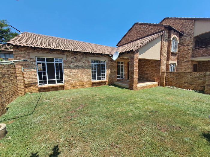 Property #ENT0269710, Townhouse for sale in Mooikloof Ridge