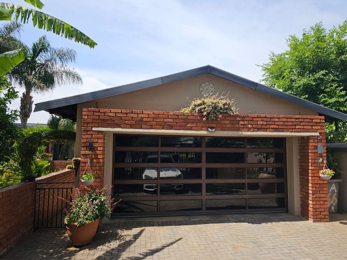 Property #ENT0269913, Small Holding for sale in Pretoria North