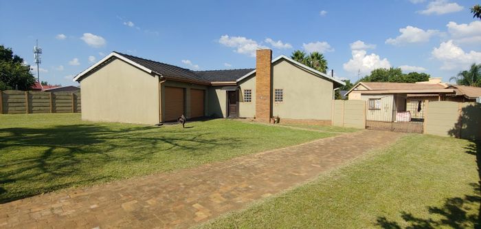 Property #ENT0270251, House for sale in Impala Park