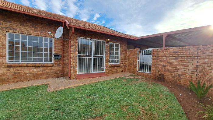 Property #ENT0270499, Townhouse for sale in Highveld