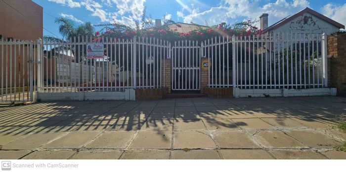Property #ENT0270869, House pending sale in Kimberley North