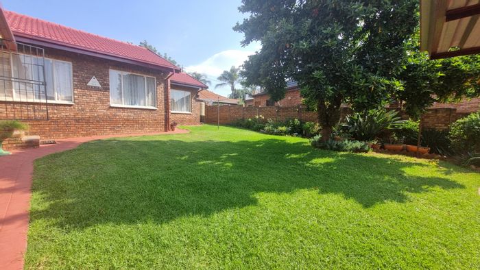 Property #ENT0270910, Duet for sale in Garsfontein