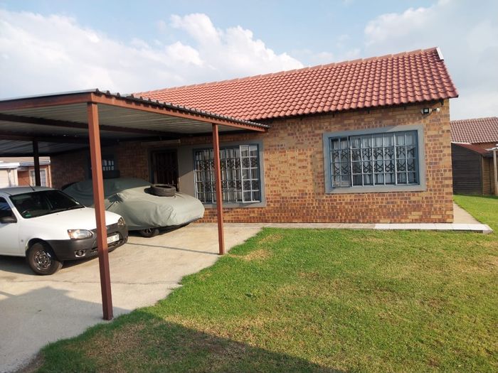 Property #ENT0273870, House for sale in Secunda Central