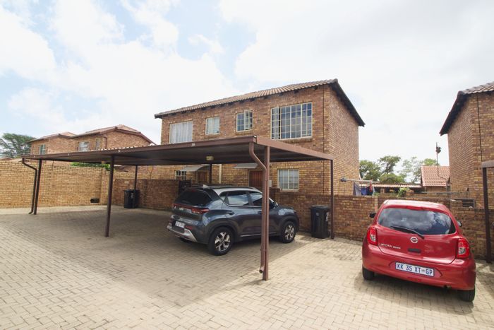 Property #ENT0274053, Townhouse for sale in Wilgeheuwel