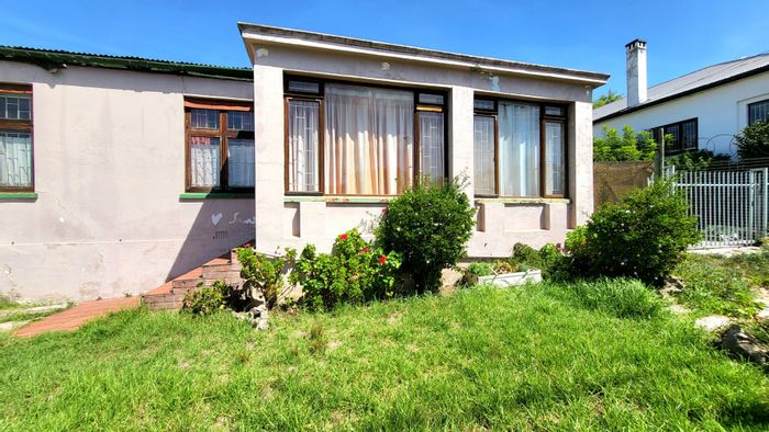 Property #ENT0274906, House pending sale in Grabouw Central