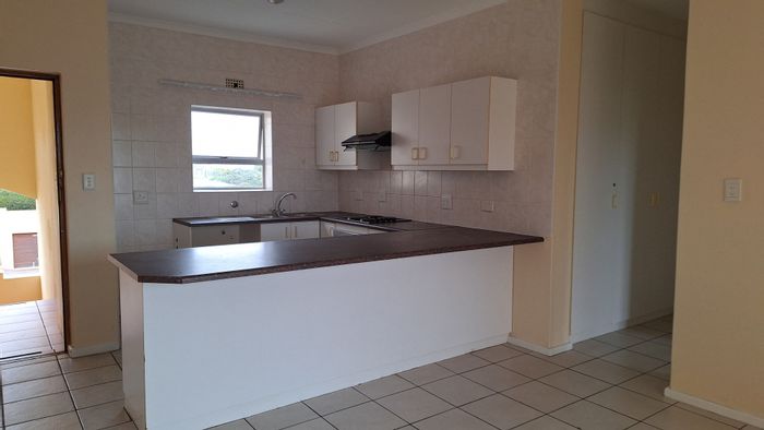Property #ENT0277673, Apartment rental monthly in Hartenbos Central